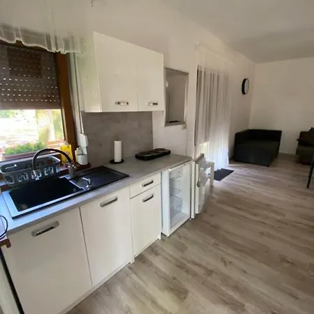 Domki Pod Debami Mojecice Exterior photo